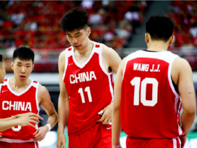 中国男篮亚洲杯12人大名单出炉：胡金秋赵睿领衔，张宁徐杰离队，周琦无缘