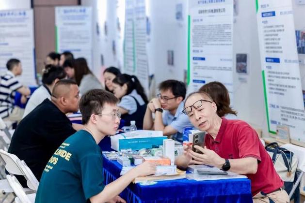 多元服务精准对接就业供需,深圳市南山区招商街道专场招聘会举行