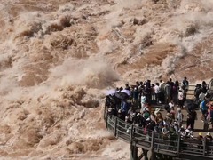 云南香格里拉暑期旅游热度持续攀升