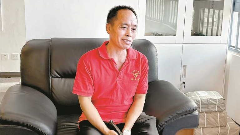 我的深圳故事 | “热血侠”赵定伟14年里无偿献血120次