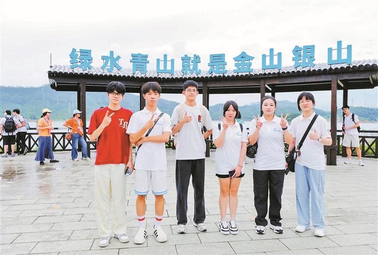 “对这座充满活力的城市依依不舍”  台湾青年光明实习收获情谊与成长