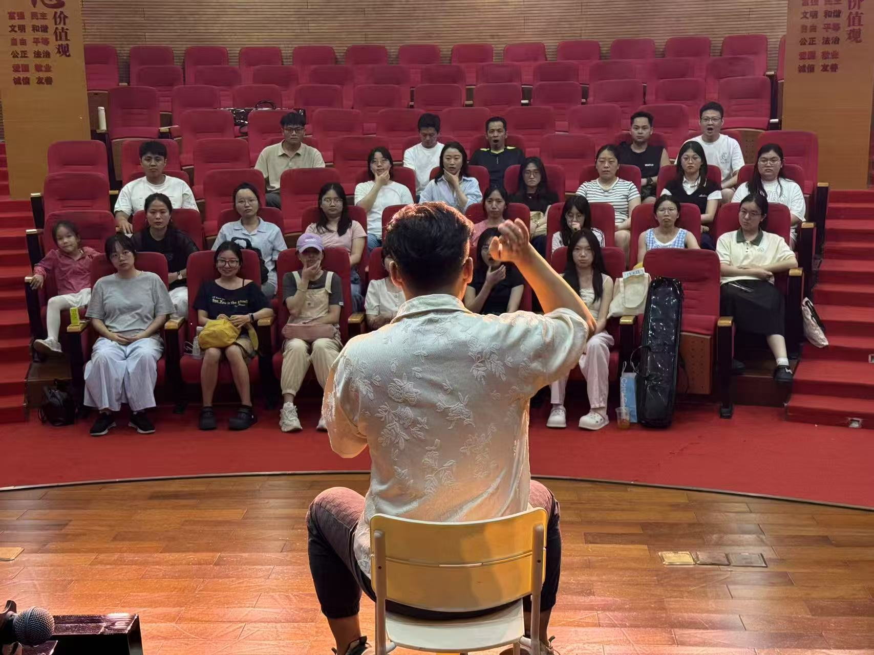 西乡街道“春风计划”第二期公益培训课开班