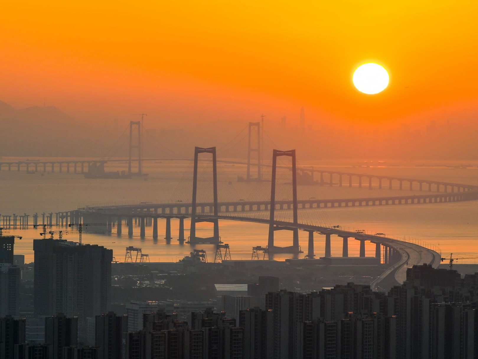 做强核心引擎 共建世界级湾区丨深圳经济特区建立45周年系列评论之四