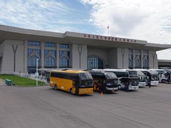 今年霍尔果斯口岸出入境旅客突破100万人次