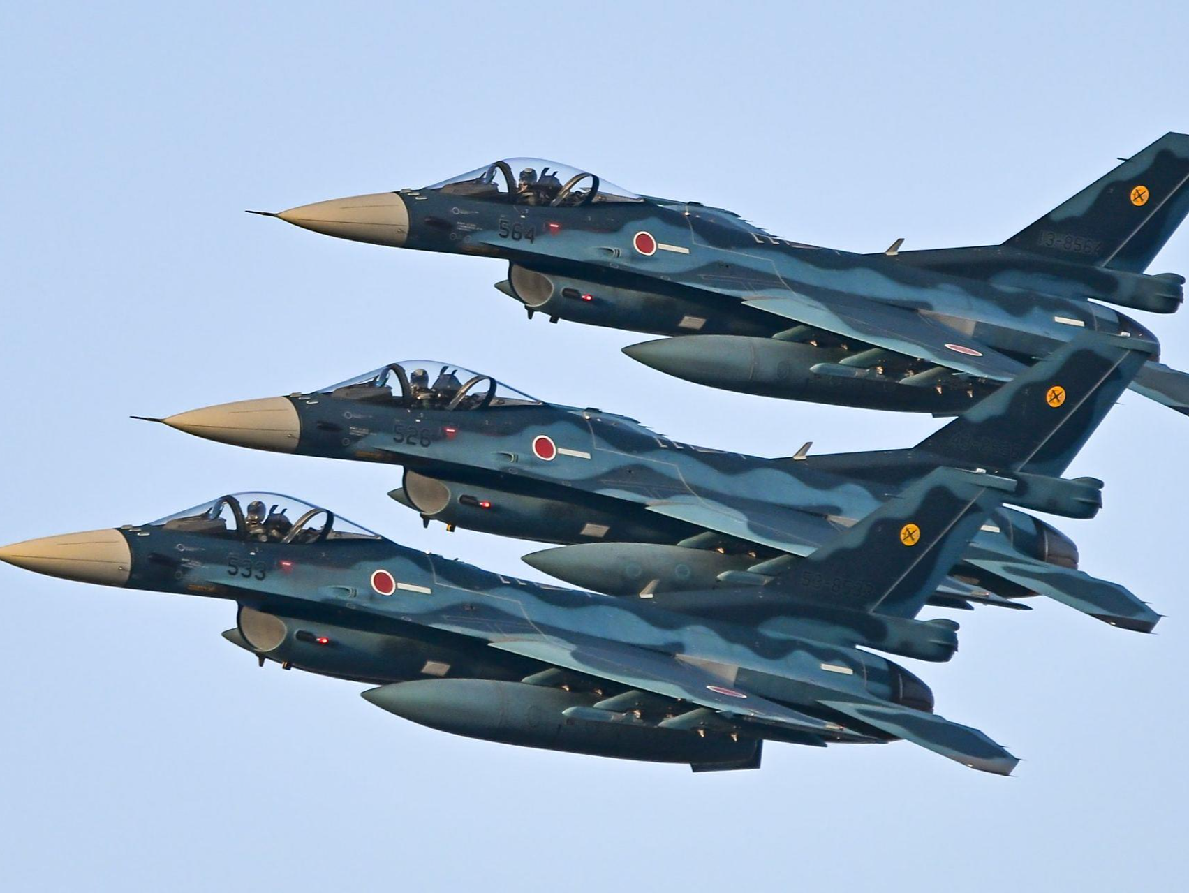 日本航空自卫队一架F-2战斗机坠毁