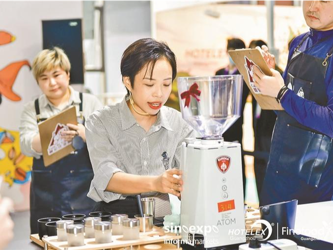 我是深二代 | 社区咖啡馆主理人杨谢萍：打造左邻右舍的“第三空间”