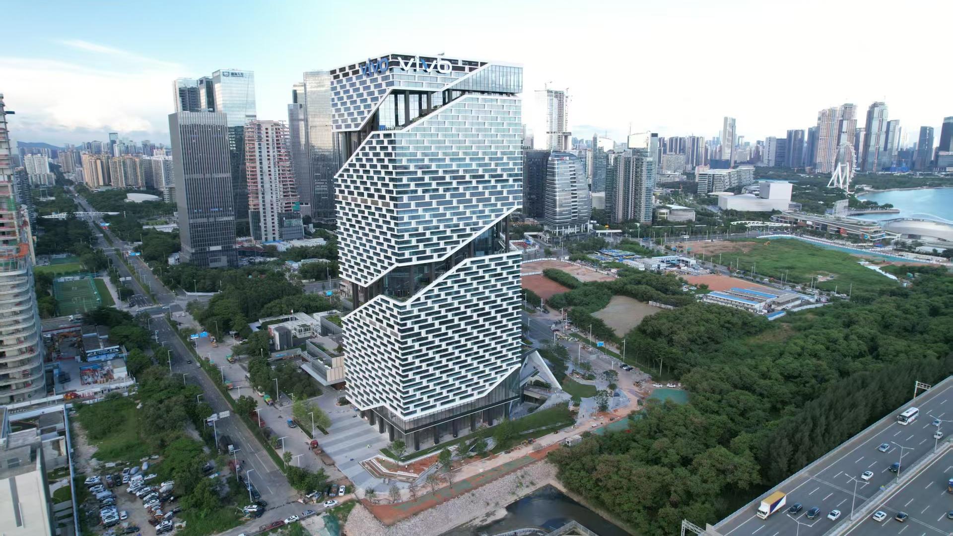 即将完工！vivo深圳总部大楼在宝安亮灯