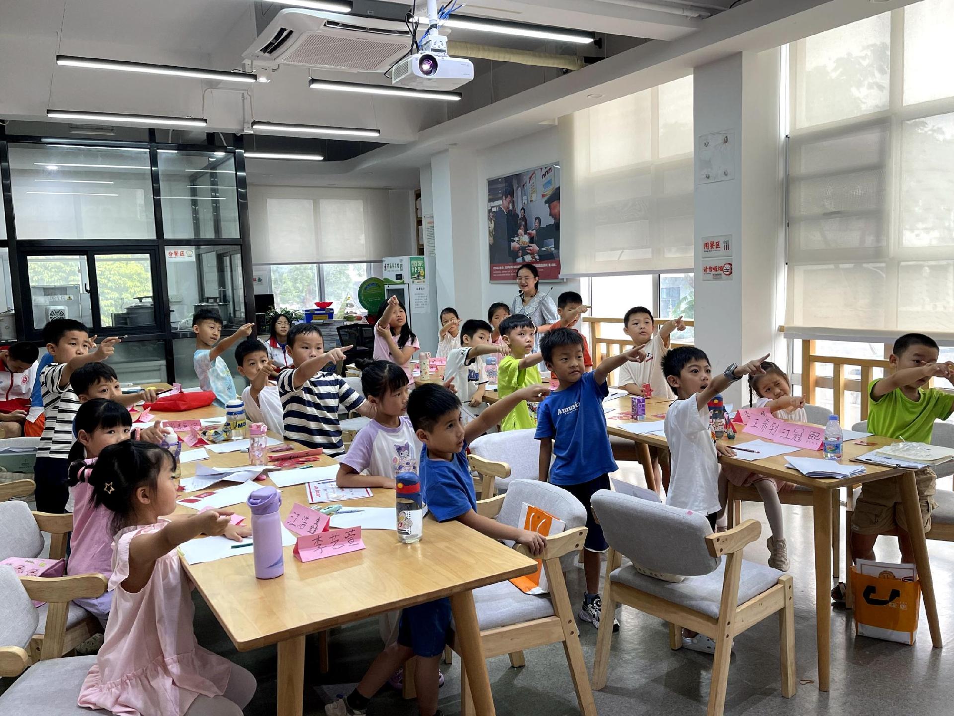 妙笔生花+妙语连珠！马峦街道系列兴趣课堂让青少年“妙趣一夏”