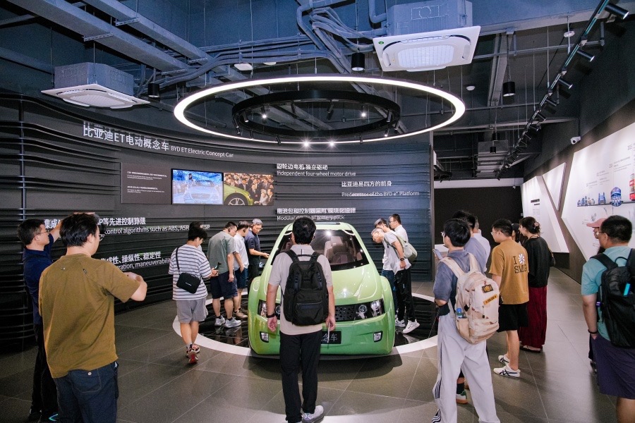 “网络名人看深圳”主题采风活动收官