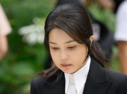 被捕后金建希住单人牢房、睡地铺，三餐菜单曝光