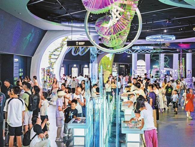 深圳科学技术馆掀起全民探索热潮 开馆不到3个月观众破百万人次