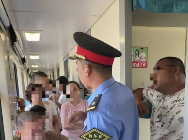 铁路回应开往广东多趟列车半路停运或折返：回始发站全额退票，中途下车退未乘区间