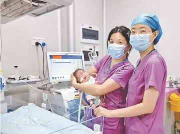 晶报特别报道 | 龙华区妇幼保健院新生儿科主任潘亚：用专业托举新生儿的希望之光