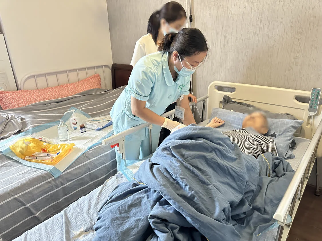家庭病床升级“医养套餐”！上半年深圳1.3万张家庭病床“安”进家