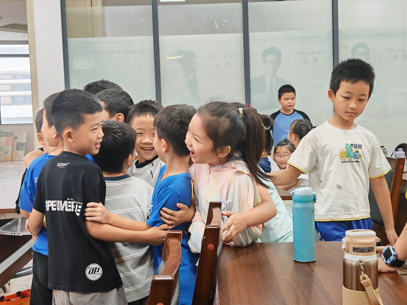 寓教于乐学英文！新安大浪社区自然拼读课程受热捧