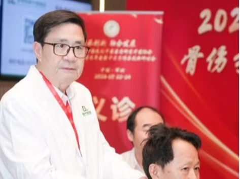 中医骨伤专家齐聚深圳“论道” 推动中医骨伤疾病规范化诊疗与多学科融合创新