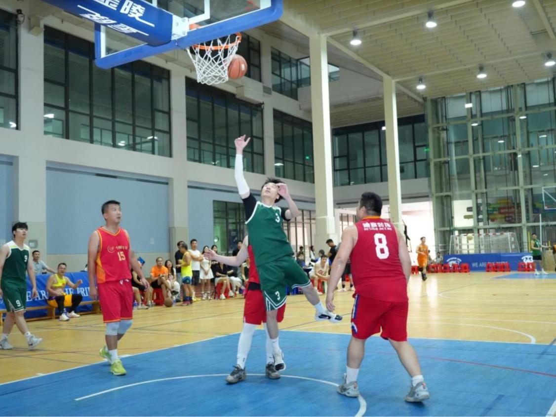大浪时尚小镇2025“篮球嘉年华”活力开赛