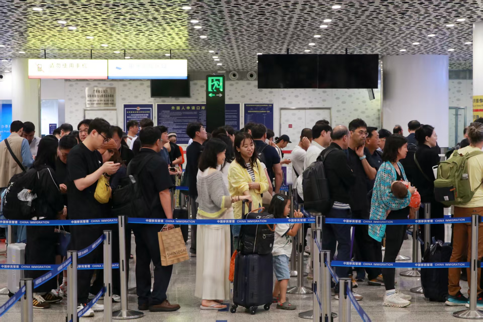 深圳机场免签入境外国人数量增长超151.5%