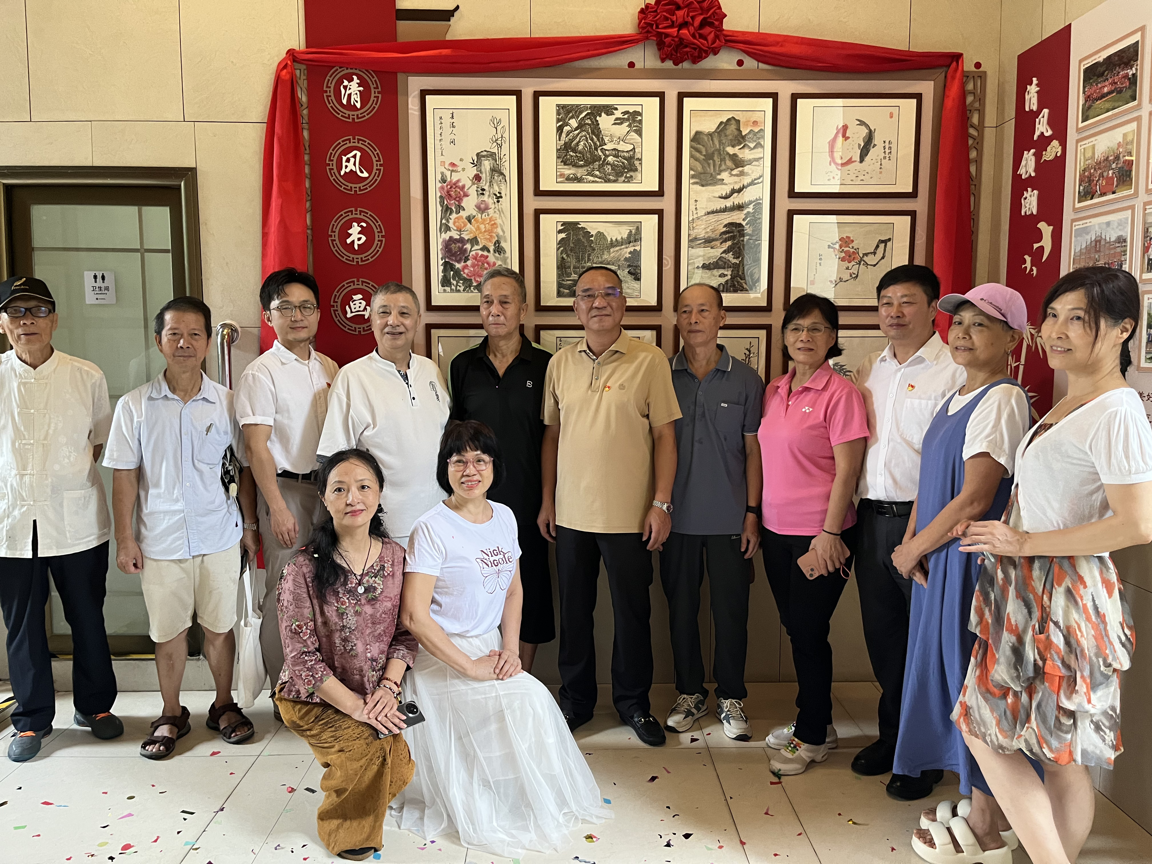 鹿丹村社区庆“八一”清风廊书画展揭幕 多元文化课堂成果璀璨绽放
