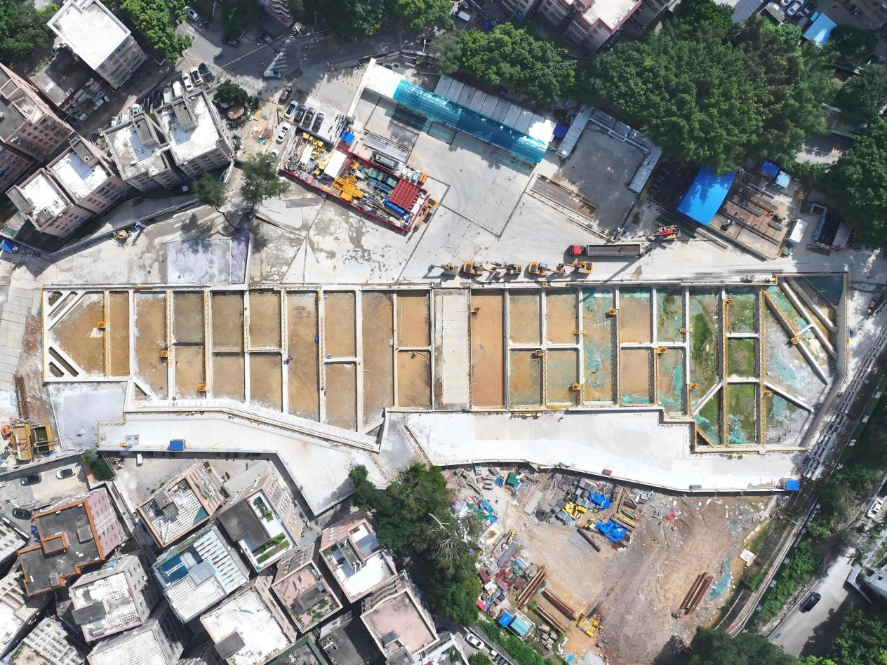 深圳地铁17号线项目南岭北站主体基坑进入开挖施工阶段