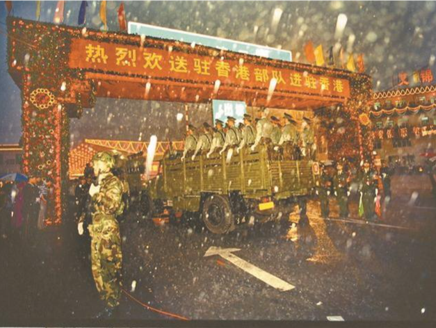 镜头里的深圳瞬间 | 1997 深南大道的不眠夜