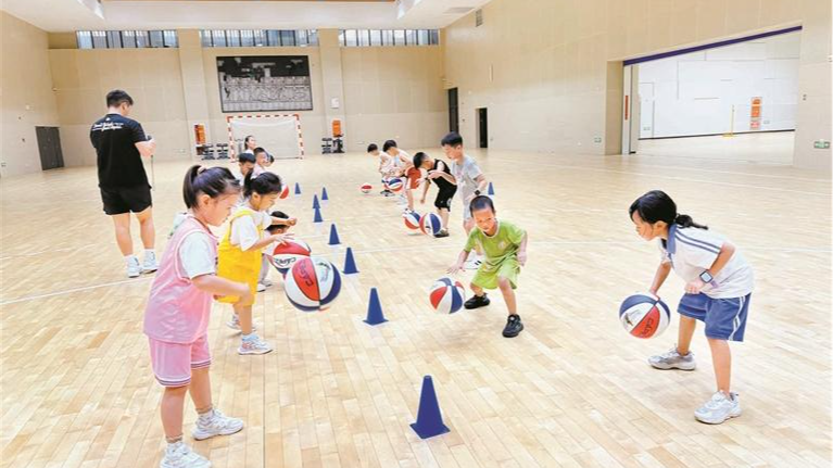 玉塘街道多彩课程充实青少年暑期生活