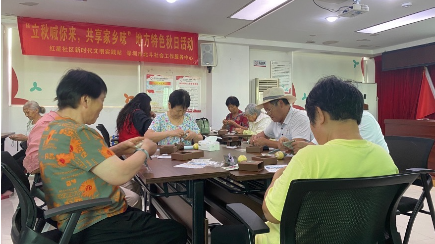 玉塘街道“花式”服务，为长者幸福晚年“加码”