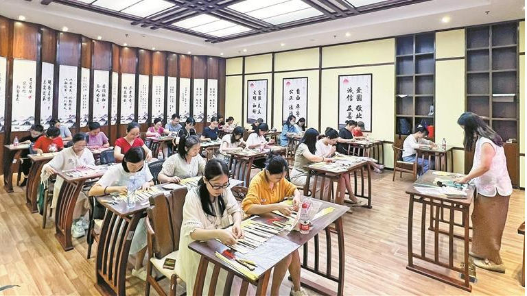 龙华：打造“家门口”就业服务生态圈