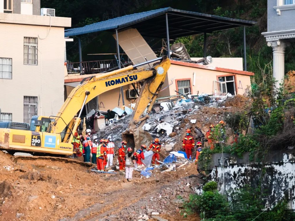 广州白云区山体滑坡第12名被困人员被发现，仍有2人失联