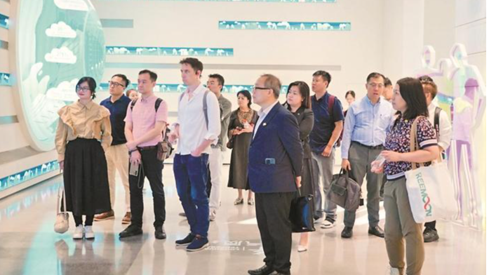 “链通境外·聚势龙华——2025境外优质项目产业合作交流会”成功举行