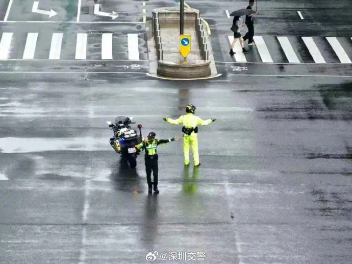 闻“汛”而动！记者多路现场直击深圳暴雨→