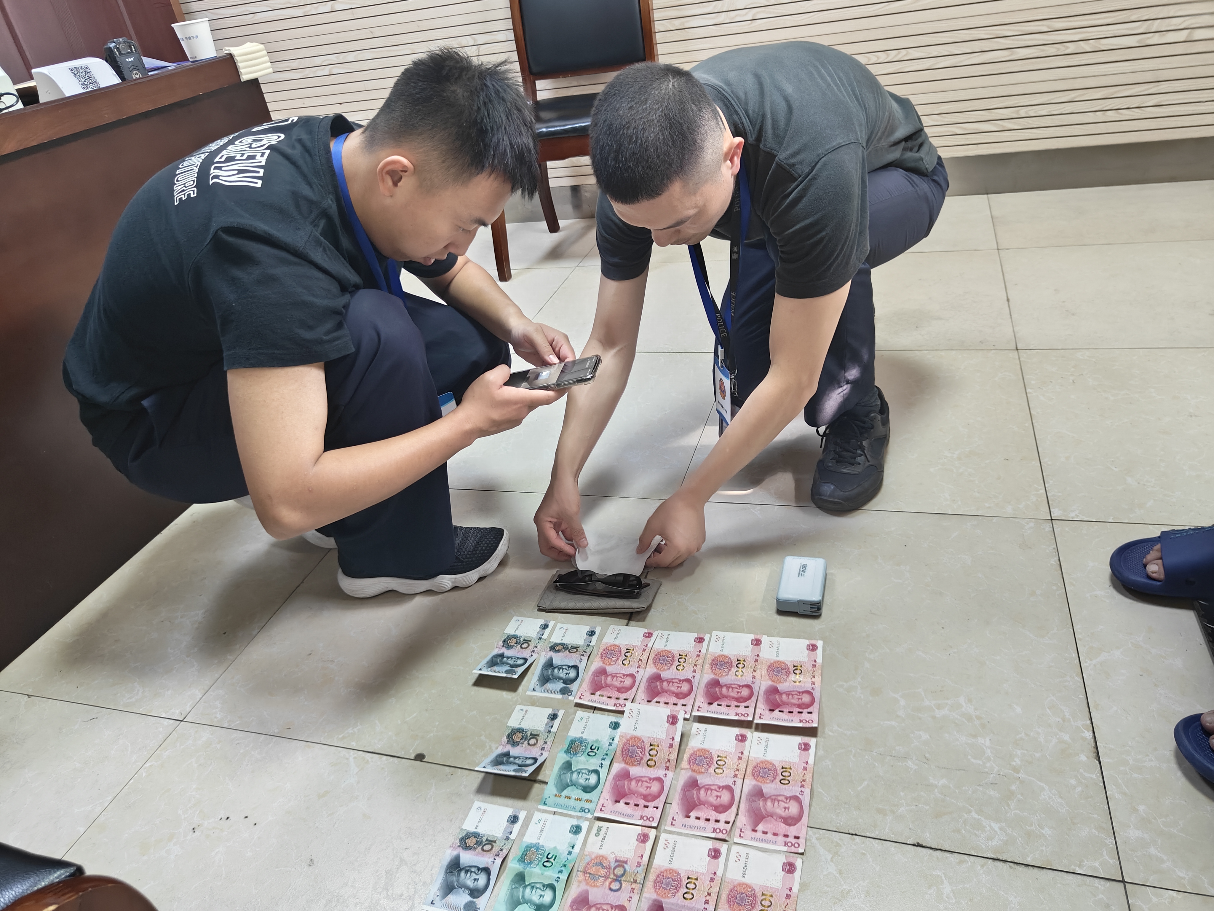 暑运出行务必留意贵重行李安全，铁路警方4小时速破安检口盗窃案