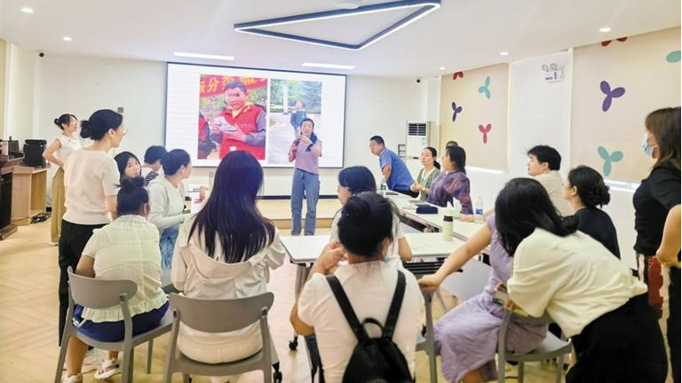 大和社区为来深建设者送健康锦囊