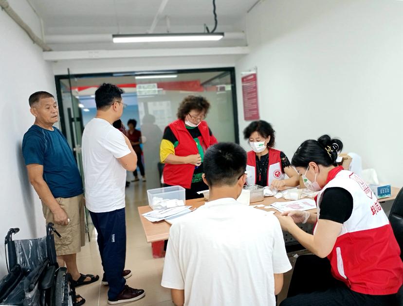 把脉问诊送关怀,马峦社区中医服务获居民点赞