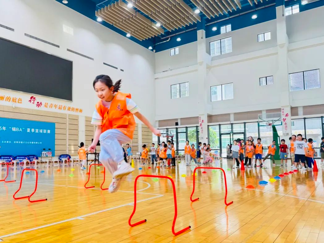 “小小科学家”科学探索研学营结营