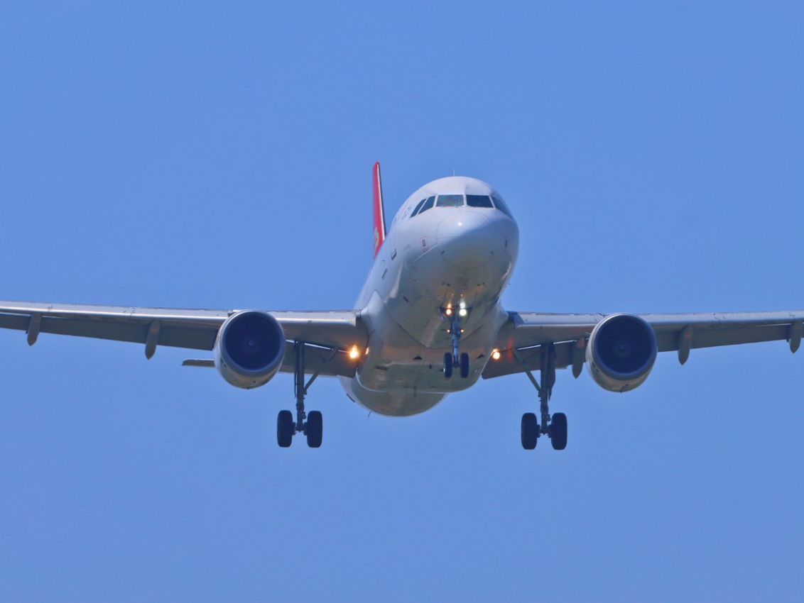 国内最赚钱航司！国泰航空上半年净利增至36亿港元，客运收益率下滑12%