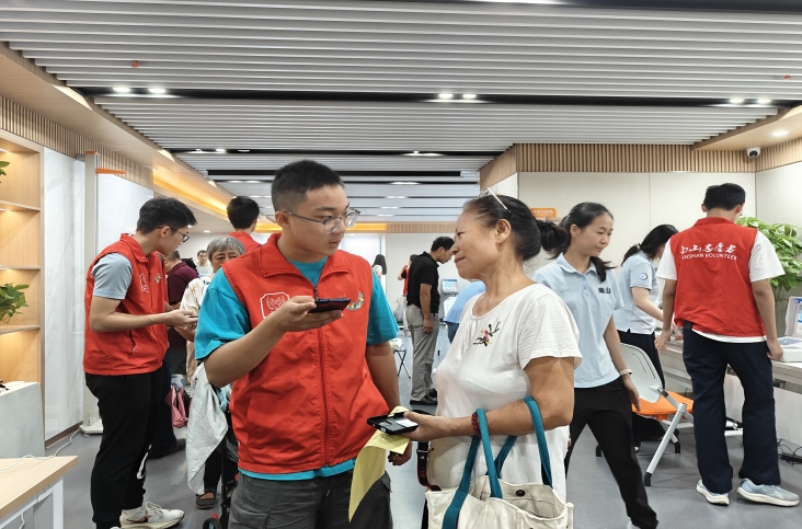 曙光社区开展体质测定公益活动，为居民健身开出精准“运动处方”