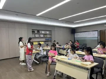 南园街道赤尾社区开展七夕佳节主题DIY活动