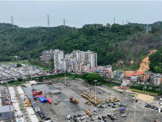 白云区最新通报：山体滑坡周边996名居民全部安全转移
