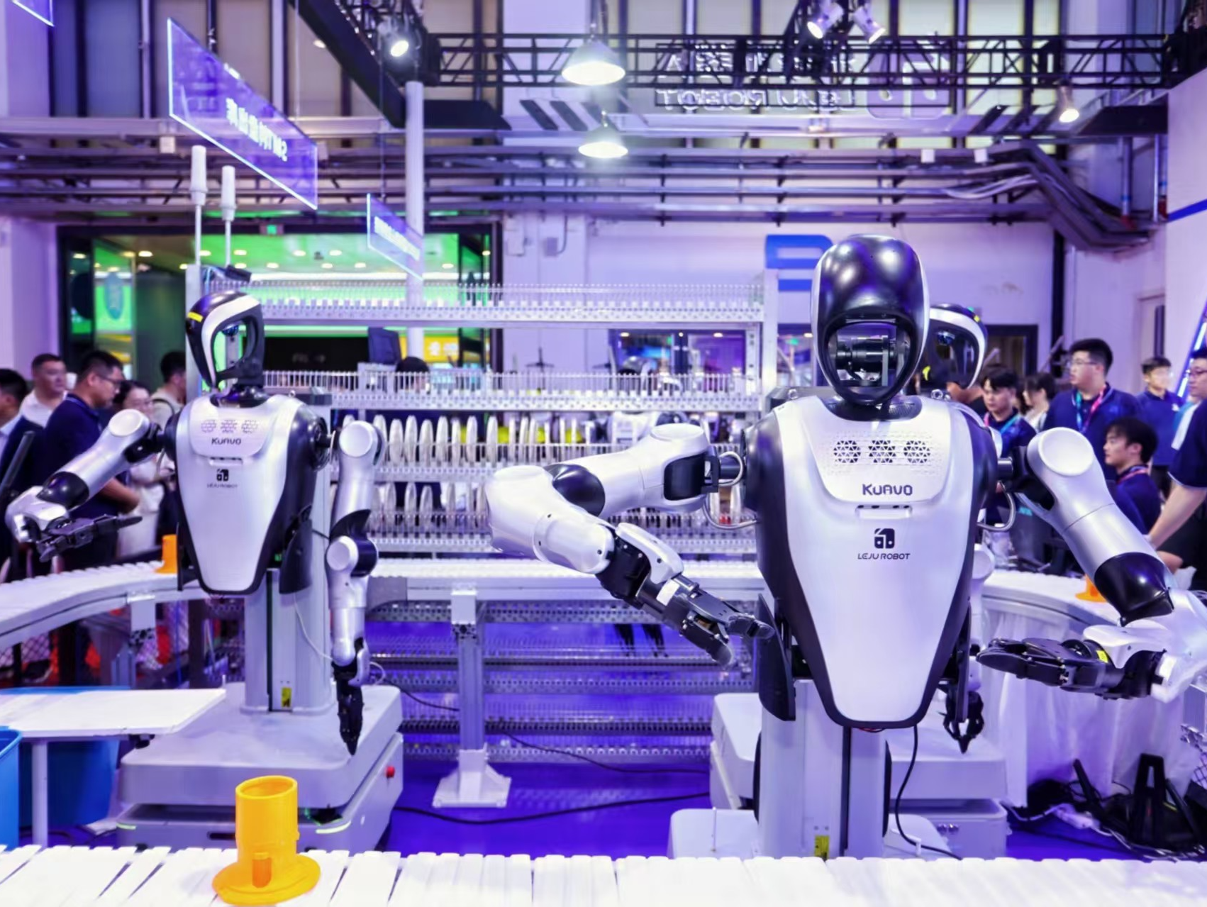 售出机器人及相关产品1.9万台！2025世界机器人大会在京闭幕