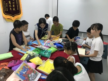 坑梓街道开展“巧手捏黏土，共筑禁毒墙”主题活动