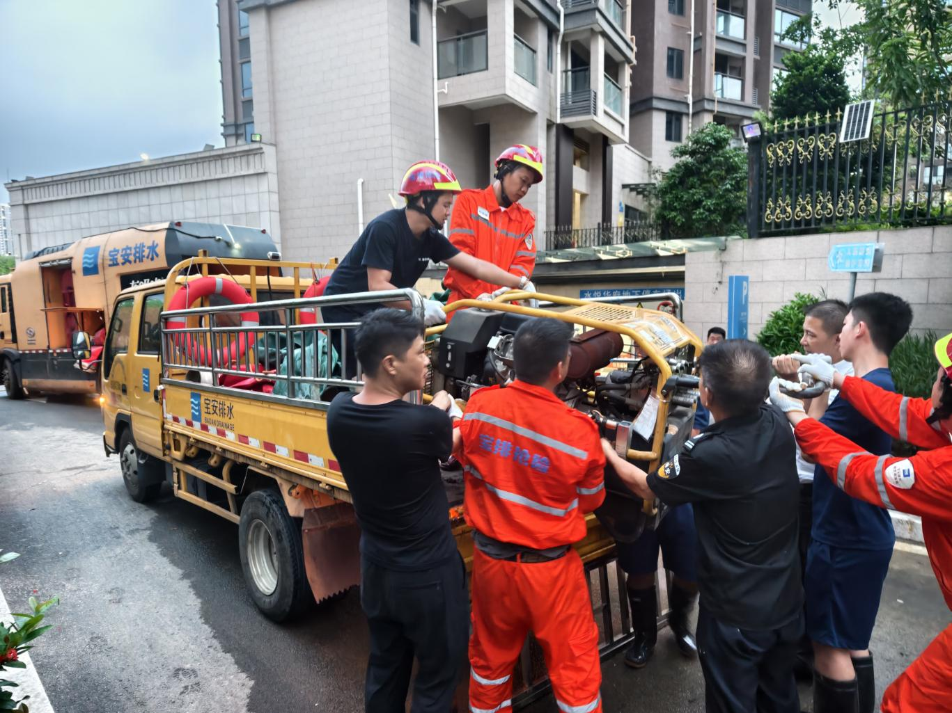 宝排应急救援队支援惠阳区排涝作业 两日累计抽排积水超4万立方米