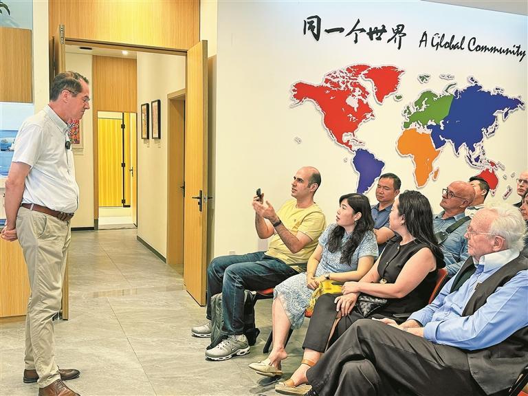 “芯片驱动人工智能革命”湾区茶话会举行