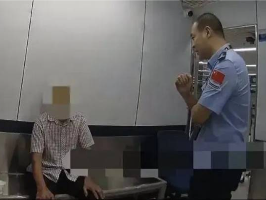 80岁“恋爱脑”？广东一大爷篡改年龄被查后请求：别告诉“翠花”