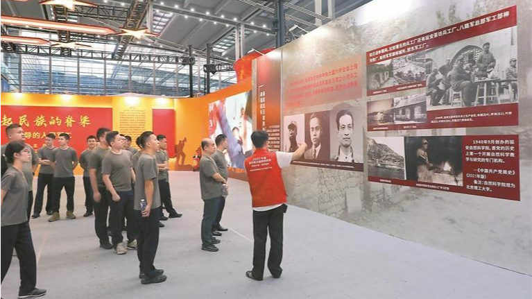 光明区人武部赴国防科技展汲取强军新动能