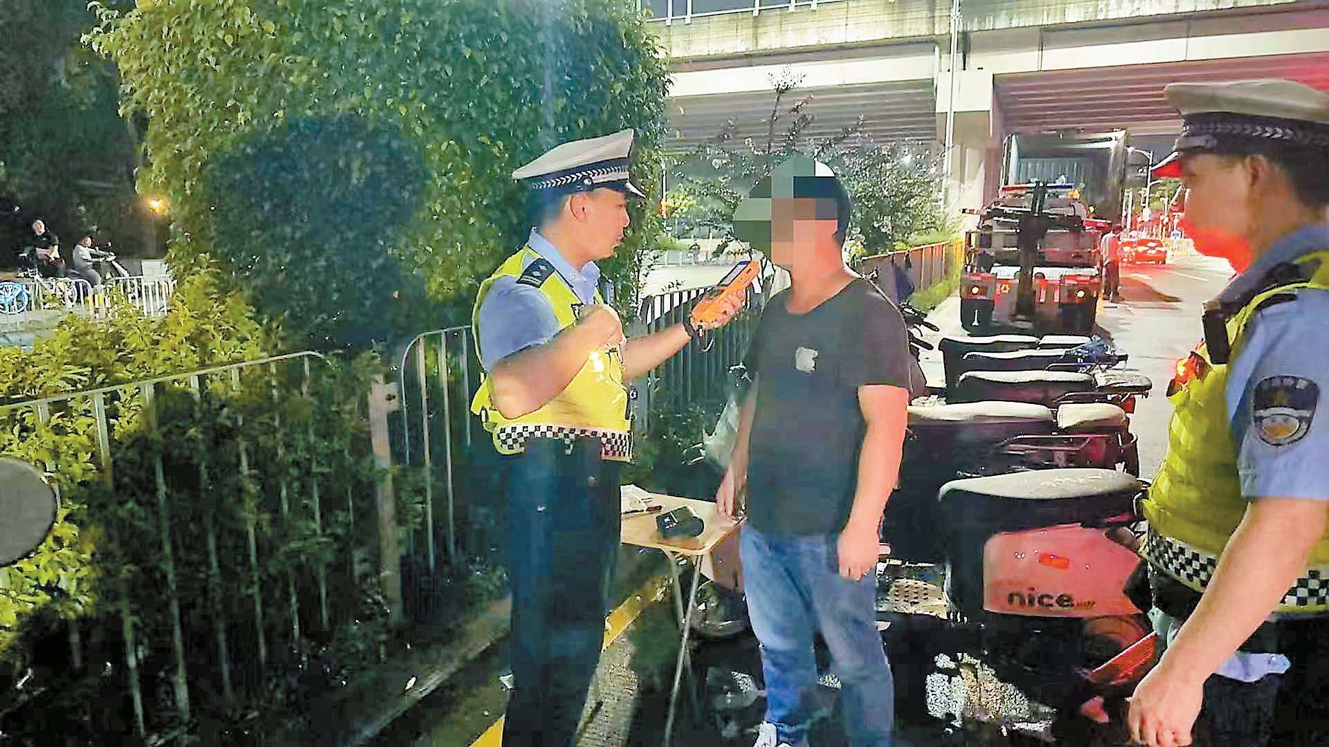 宝安交警：猎虎行动严打酒驾保安全