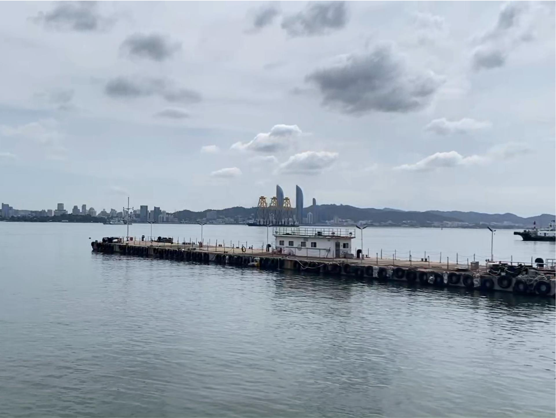 南海部分海域进行军事训练，禁止驶入