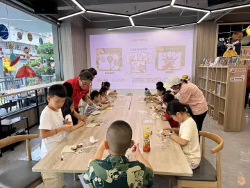 妙趣横生！南园街道沙埔头社区儿童巧手创作树枝画