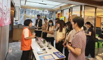 东晓街道开展“健康娱乐·无毒护航”禁毒宣传活动