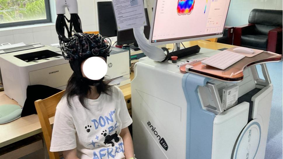 深圳医生用光纤“读脑术”破解中风康复密码